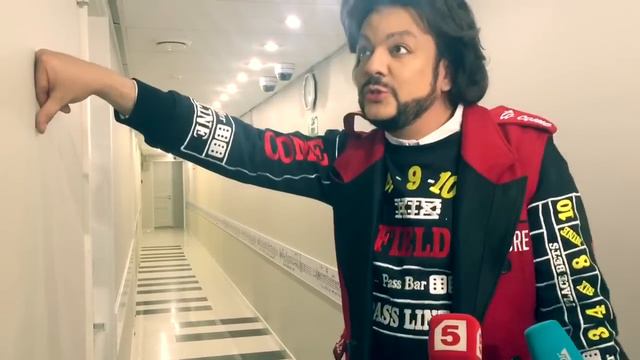 КИРКОРОВ поет 