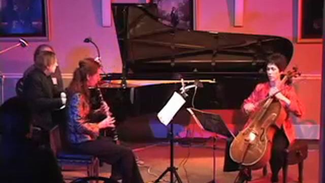 Petroushka Dreams, for clarinet, cello & piano смотреть онлайн