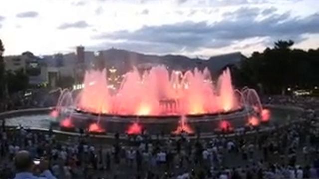 Поющие и танцующие фонтаны в Барселоне. Часть 1. смотреть онлайн