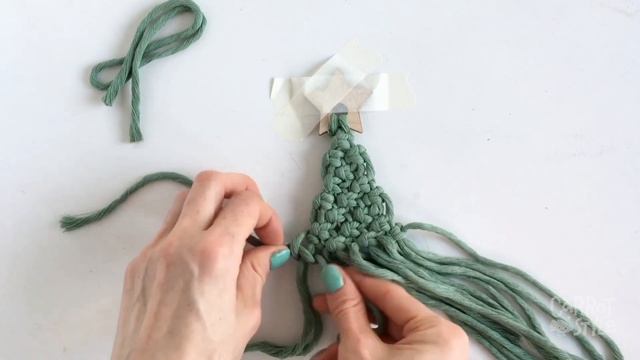 Как сплести ёлочку в технике макраме / макраме для новичков / новогодние поделки смотреть онлайн