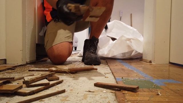 Installing Blackbutt Flooring смотреть онлайн
