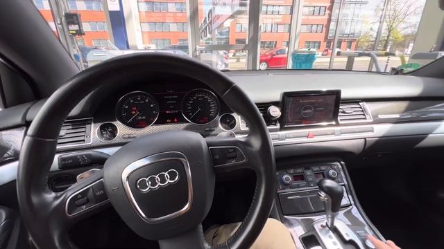Audi S8 D3 V10 смотреть онлайн
