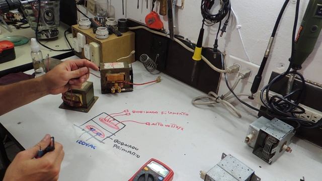 CHEQUEO DEL TRANSFORMADOR DE ALTA Y MAGNETRON EN EL MICROONDAS - precaución descargue el capacitor смотреть онлайн