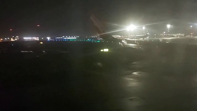 Airbus A320 EasyJet landing & taxi by night at Paris-Orly airport (ORY/LFPO) смотреть онлайн
