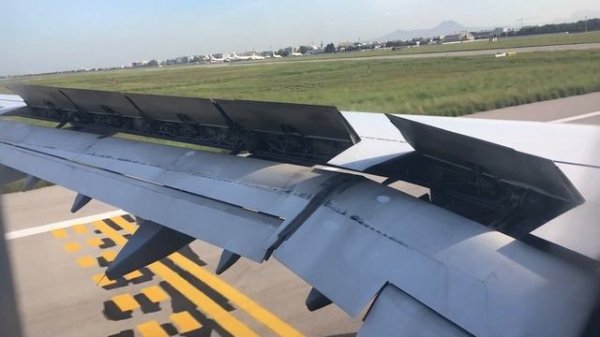 Tunis Carthage International Airport - Lufthansa airlines A320