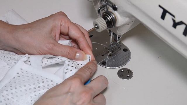 ШЬЕМ ШКОЛЬНУЮ БЛУЗКУ ДЛЯ ДЕВОЧКИ С ПОСТРОЕНИЕМ ВЫКРОЙКИ. ЧАСТЬ 2. ПОШИВ БЛУЗКИ смотреть онлайн