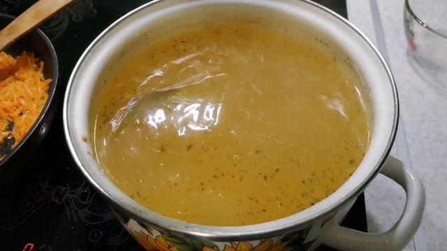 Суп из бич макарон, мивина, ролтон и т. д