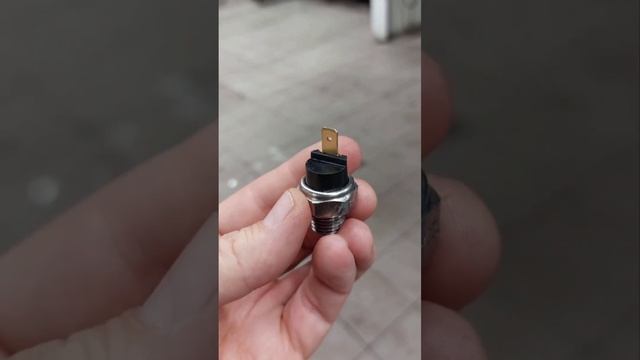 Новая Нива Бронто на 150 км замена датчика давления масла, лампа не погасла. Капиталка двигателя ? смотреть онлайн