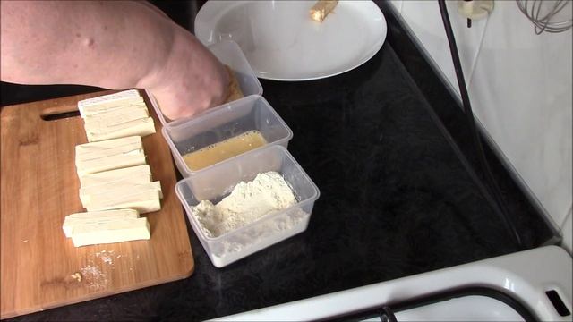 Супер вкусные сырные палочки в хрустящей корочке. Закуска за 10 минут из плавленых сырков! смотреть онлайн