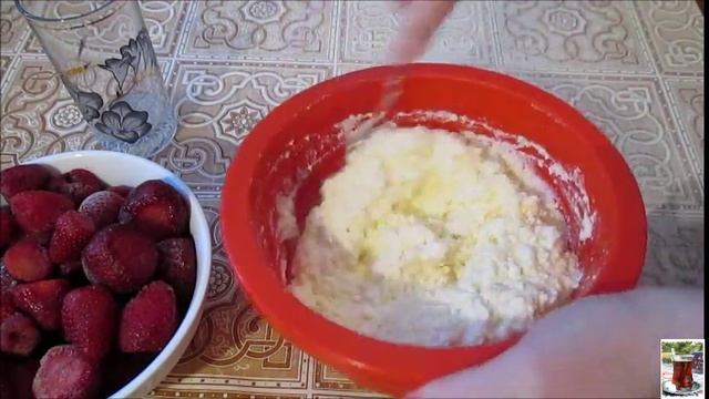 ТВОРОЖНО - КЛУБНИЧНЫЙ ПИРОГ. Очень быстро и легко готовить. смотреть онлайн