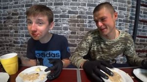 ШАУРМА КОТЛЕТЫ САРДЕЛЬКИ КТО БОЛЬШЕ И БЫСТРЕЕ СЪЕСТ / МОЩНАЯ ЗАРУБА ПО ПОЕДАНИЮ ЕДЫ НА СКОРОСТЬ