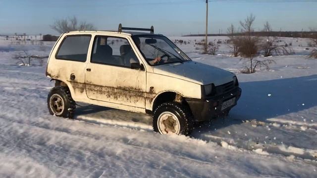 Резина от Луаз (ИВ-167) по снегу в чистом поле. смотреть онлайн