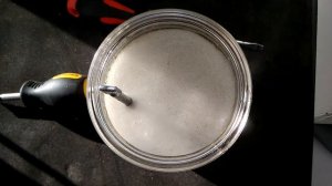 Hyundai Santa FE 2013 Закисла личинка замка, отмачиваем в лимонной кислоте с солью. Бурная реакция.