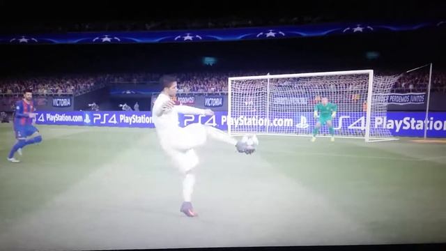 Гол Криштиану Роналду в ворота Барселона PES 2017 смотреть онлайн