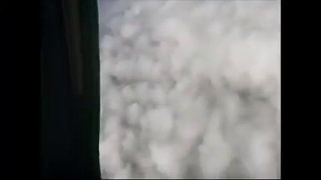 Прыжок с парашютом выше облаков смотреть онлайн