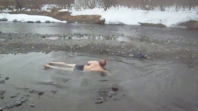 Купание в термальных источниках на Камчатке смотреть онлайн