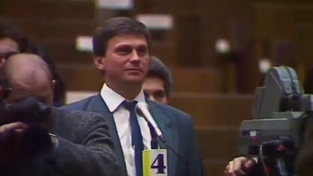 Первая пресс-конференция Михаила Горбачева в качестве Президента СССР 15 марта 1990 года. смотреть онлайн