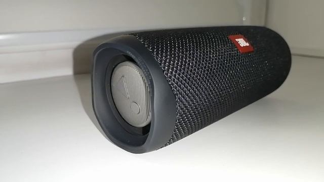 Колонка JBL FLIP 5 LFM 60% Bass Test смотреть онлайн