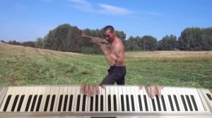 Jimmi Jimmi Jimmi Aaja Aaja Aaja  на синтезаторе