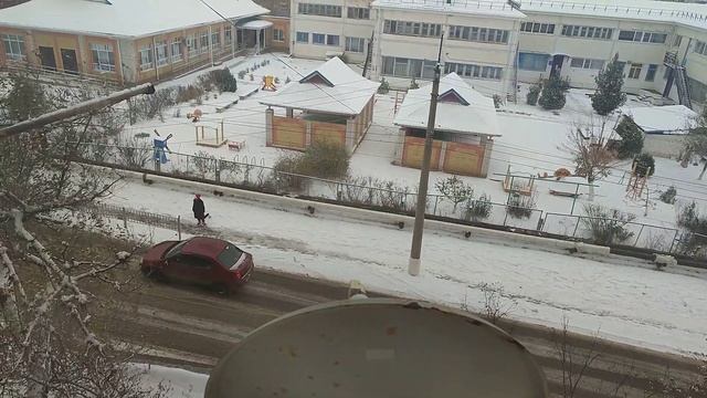 В Элисту пришла зима: выпал первый снег (23.11.2023) смотреть онлайн