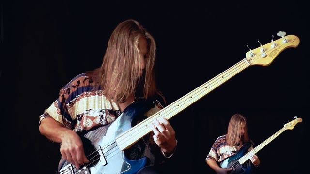Loop Bass Guitar Solo смотреть онлайн