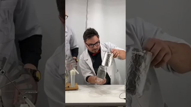 Как сохранить статическое электричество? смотреть онлайн