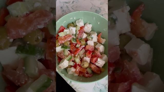Греческий салат от Деревенской кухни! #Shorts