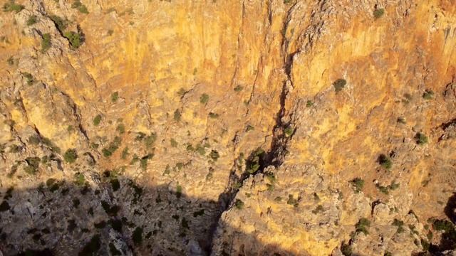 Drone DJI Mini 2 - “Over the hills of Stravorina” - Kalo Chorio - Pano Gouves, Crete смотреть онлайн
