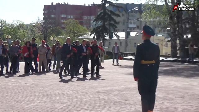 Байкеры из мотоклуба "Ночные волки" возложили цветы к Вечному огню в Ставрополе смотреть онлайн