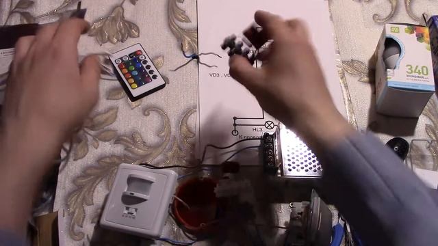Как подключить двухпроводный датчик движения и светодиодные лампы и ленту . смотреть онлайн
