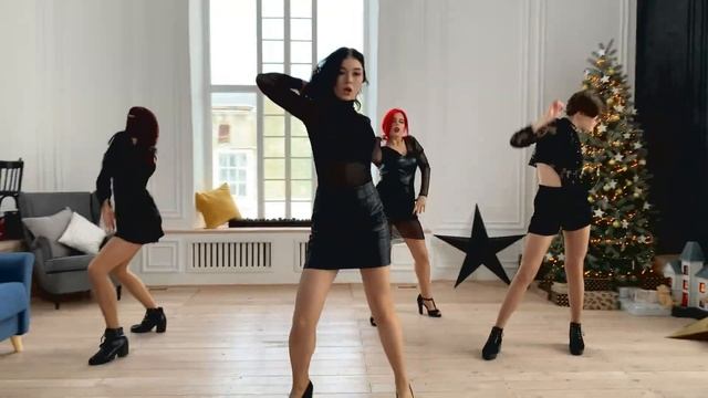 MAMAMOO (마마무) - Decalcomanie (데칼코마니) cover dance by Toxic G from JADE SUN смотреть онлайн