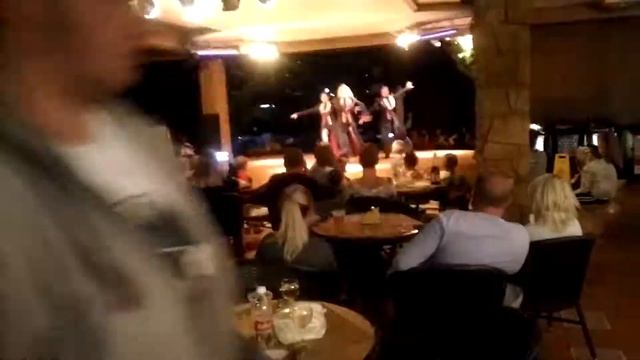 Кусочек вечерней программы в столовой Промтей-клуба смотреть онлайн