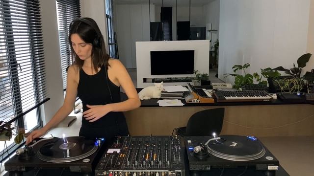 Vinyl Set From Home - Amelie Lens
