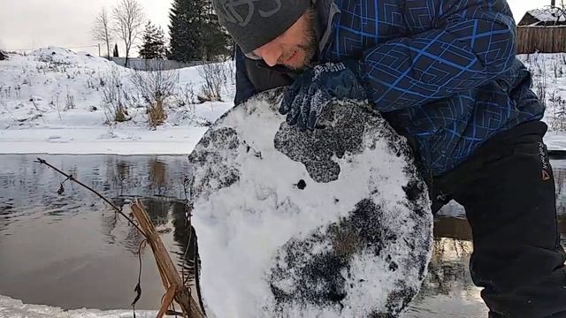 ПРОВАЛИЛСЯ ПОД ЛЁД !!! 30 МЕТРОВАЯ ЛЬДИНА !!! ПРИКЛЮЧЕНИЯ ПРОДОЛЖАЮТСЯ ))) смотреть онлайн