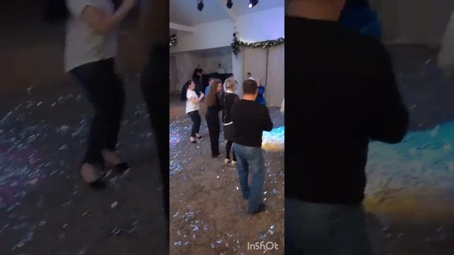 Зажигательная дискотека с эстрадным ансамблем "ОЧИ ЧЁРНЫЕ" смотреть онлайн