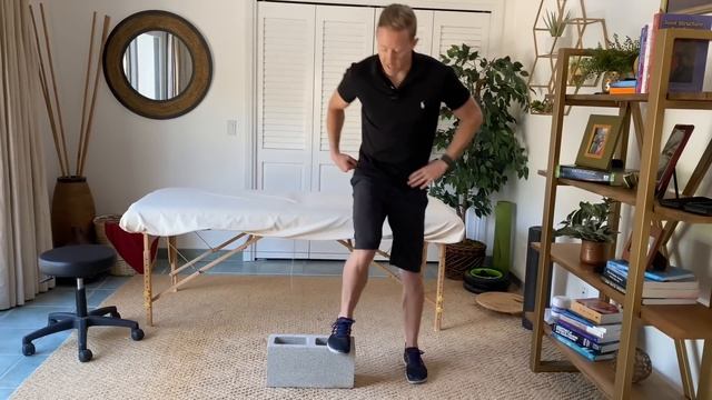 Top 5 Exercises For Gluteus Medius & Minimus (New Research!)