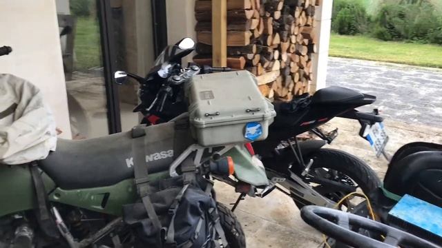 Kawasaki KLR650 1994 - мотоцикл швейцарской армии смотреть онлайн