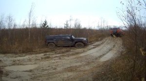 Hummer H3 и Нивы... Грязь и горки
