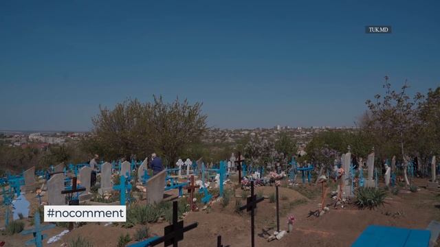 Наступает Радоница. Люди убирают на могилах родных и близких смотреть онлайн