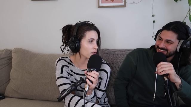 11 Common Things That Don't Exist Outside The USA | Americans React | Loners #35 смотреть онлайн