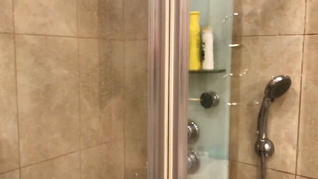 ЛАЙФХАК ДЛЯ ДУШЕВОЙ КАБИНКИ/ УБОРКА ВАННОЙ КОМНАТЫ / СЕКРЕТНОЕ СРЕДСТВО ДЛЯ УБОРКИ смотреть онлайн