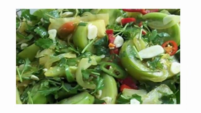 Зеленые соленые помидоры с зеленью и чесноком. Green salted tomatoes with greens and garlic смотреть онлайн