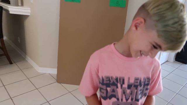 Throwing A Dart At A Map And Buying Whatever It Lands On! FUNhouse Family Challenge смотреть онлайн