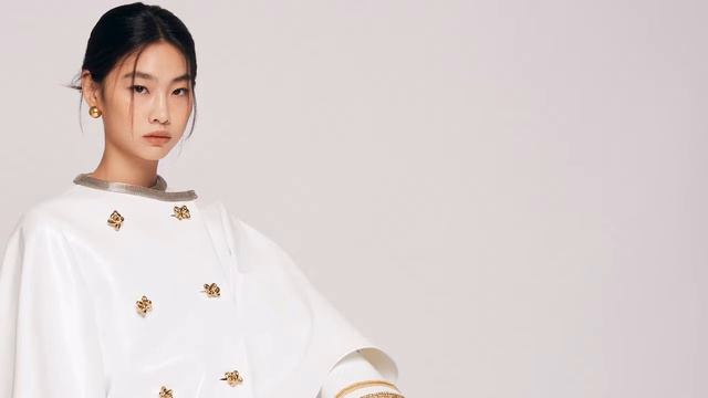 Звезда «Игры в кальмара» стала амбассадором модного бренда. смотреть онлайн