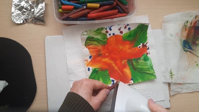 Рисование утюгом и восковыми мелками. Абстрактный цветок. #энкаустика #рисование смотреть онлайн