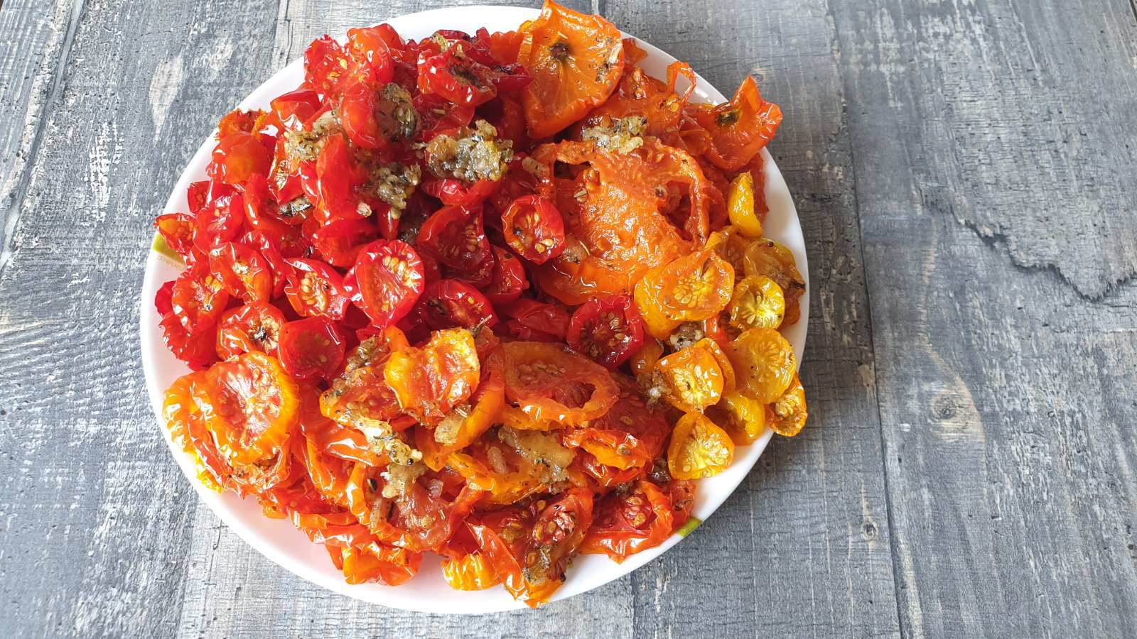 ВЯЛИМ ТОМАТЫ без ЗАЛИВКИ МАСЛОМ??? смотреть онлайн