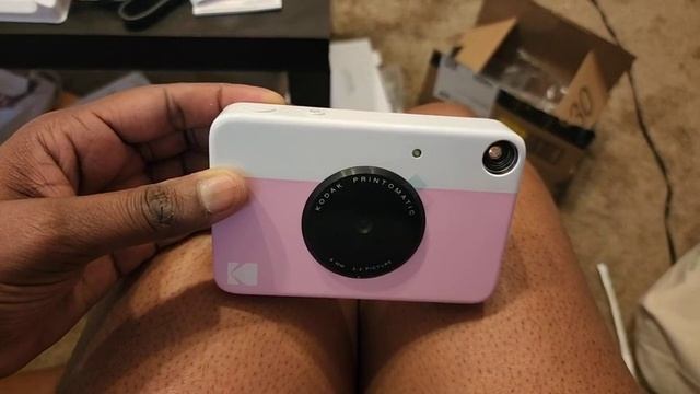 KODAK Printomatic Digital Instant Print Camera - Full Color Prints On ZINK 2x3" Sticky-Backed Photo смотреть онлайн