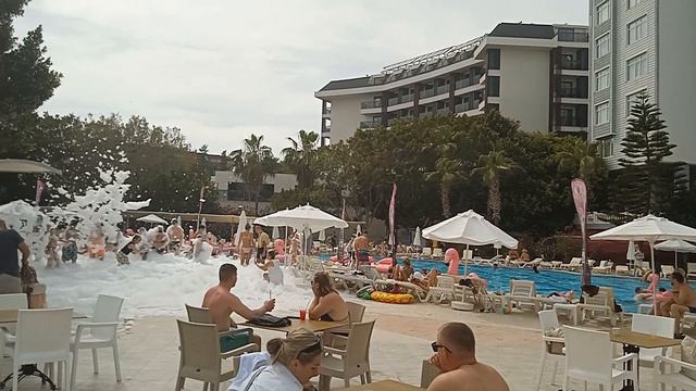 Meridia Beach Hotel. Территория.