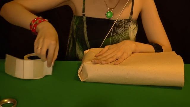 ASMR/АСМР. Ролевая игра упаковка подарков. Шелест бумаги. смотреть онлайн