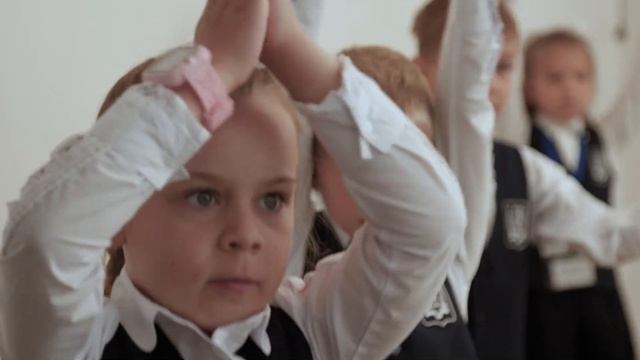 КТО МЫ НА САМОМ ДЕЛЕ. 1-А класс Вятской гуманитарной гимназии смотреть онлайн